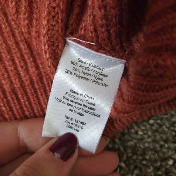 Women's Heartloom Geometric Tight Knit Burgundy High Crewneck Sweater Small - Picture 6 of 6